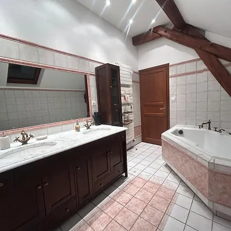 Charming House * Auvernaux